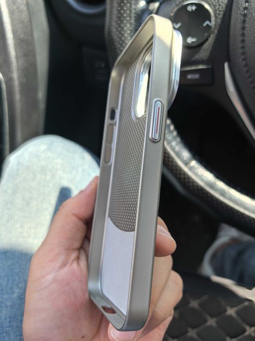 Продам чехол  IPhone 15 Pro