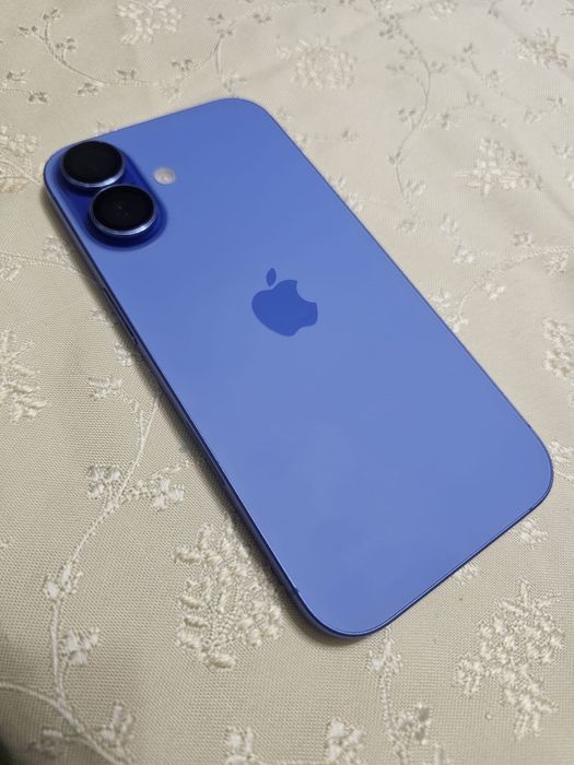 Iphone 16  128 GB ultramarine