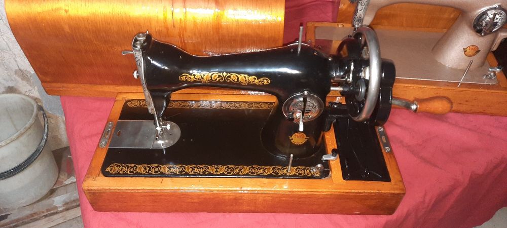 Продаётся ручная швейная машина Подольск.