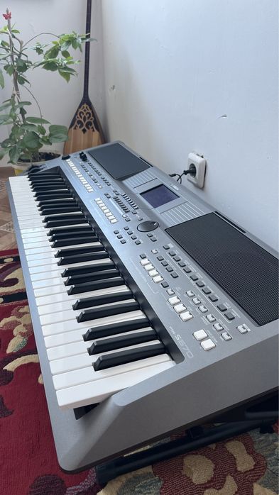 Продам синтезатор ямаха s670