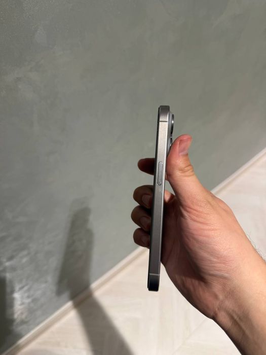 Iphone 15 pro natural