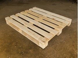 Поддоны паллеты.