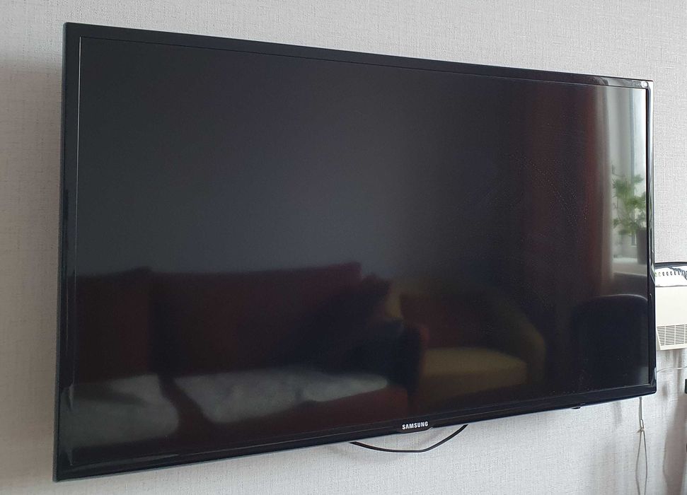 Продам телевизор Samsung в отличном состоянии