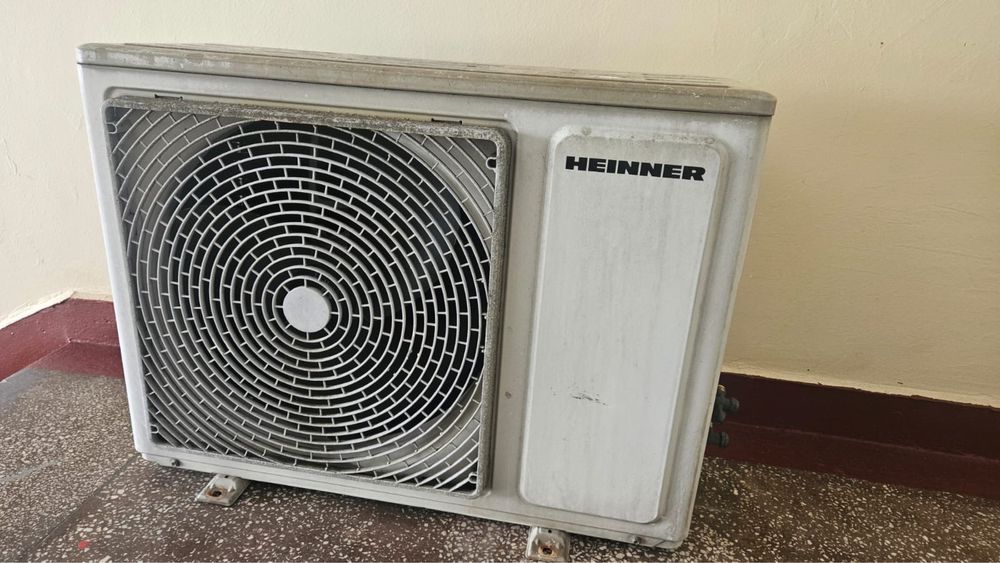 Aer conditionat 12000 BTU, igienizat,functional cu freon