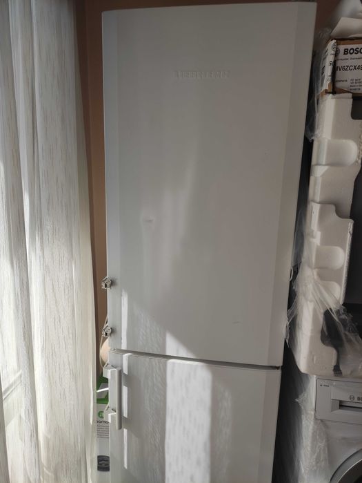 Хладилник Либхер работещ за части