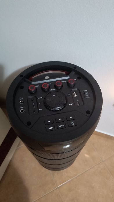 Vând boxa bluetooth