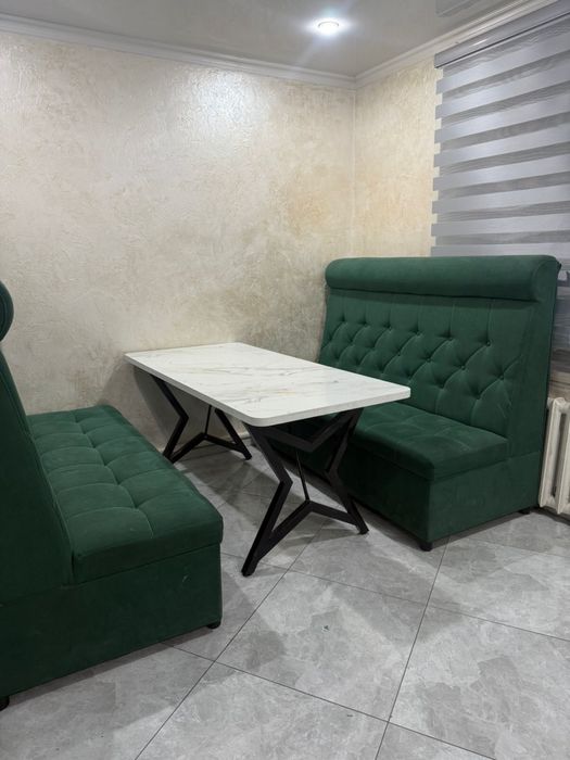 Мягкий мебель диван стол