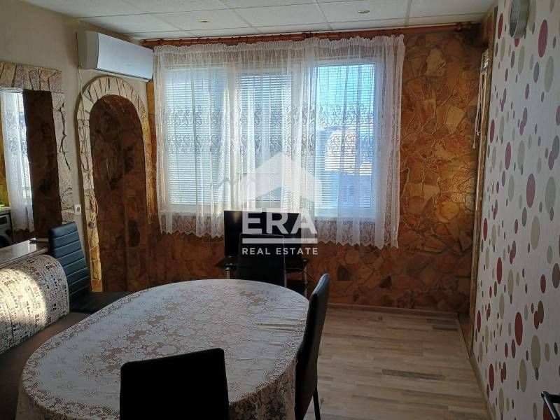 Дава се под наем Етаж от къща в Варна, Аспарухово - 100 кв.м за 714 € - Снимка #2