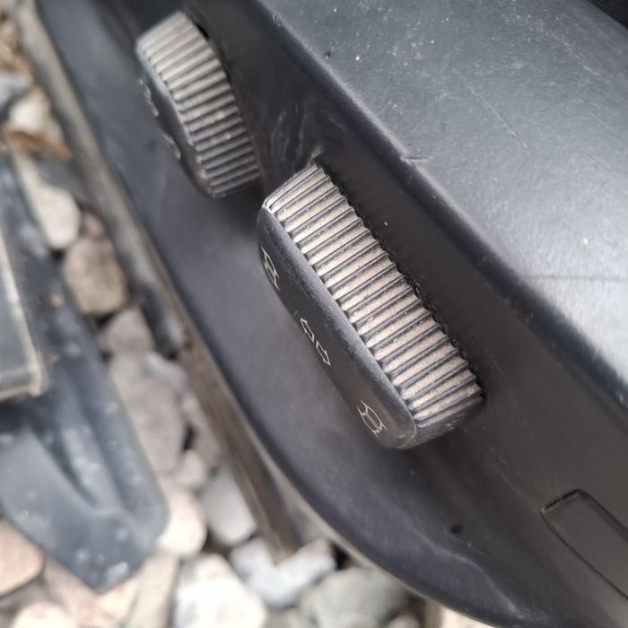 Продам передние сиденья на БМВ е39