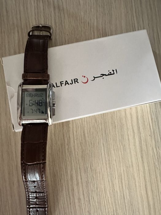 Часы Al Fajr с кожаным ремешком