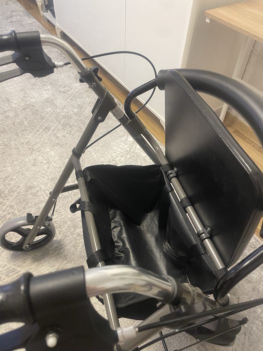 Инвалидная коляска - ходунки