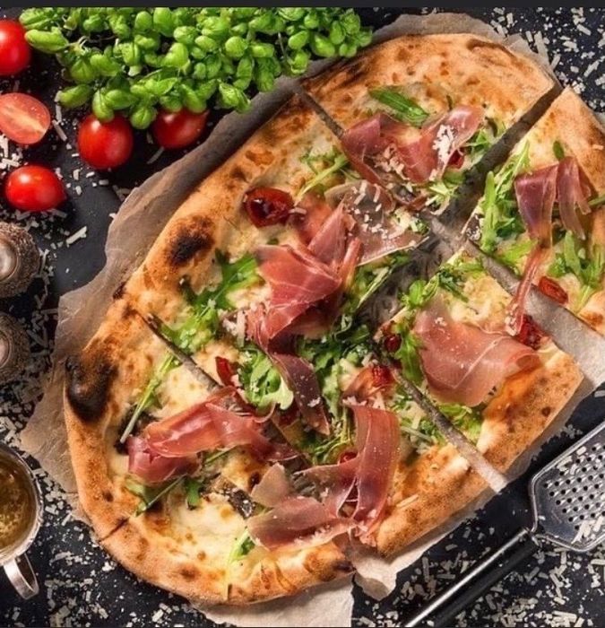 ă: Pizza Chef - Pizzaiolo Profesionist pentru Evenimente și Pizzerii