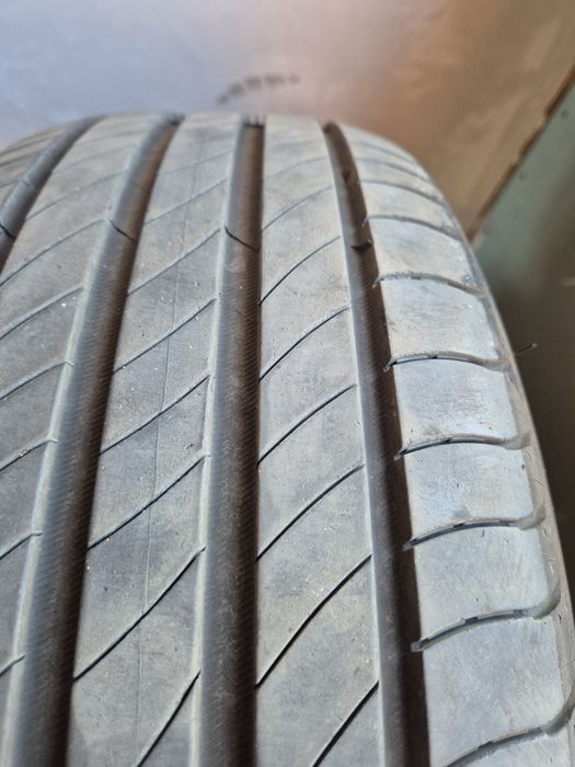 Летни гуми много запазени.