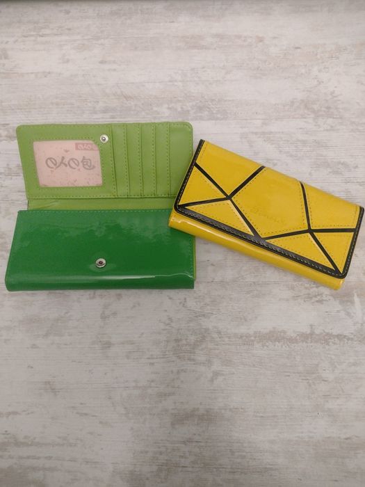 Дамско лачено портмоне 2 броя