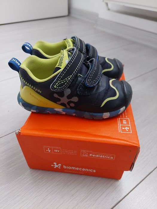 Adidasi Biomecanics 22