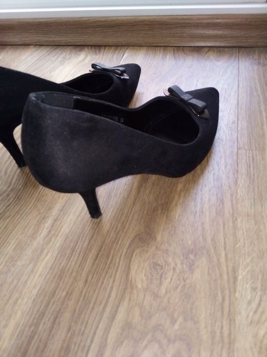 Обувки с ток. Тенденц