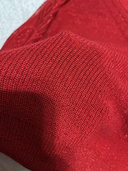 Красная кофточка в хорошом состояние