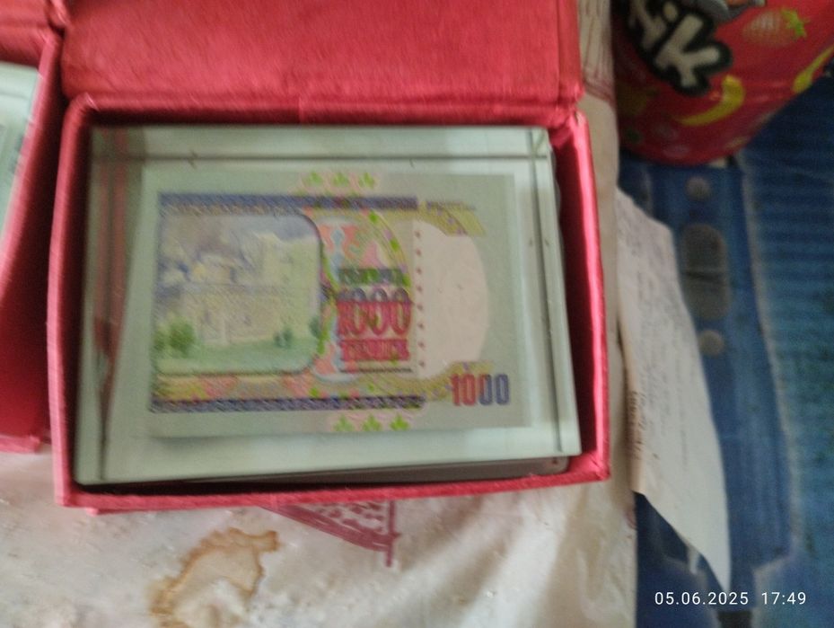 Сувенир купюра в стекле