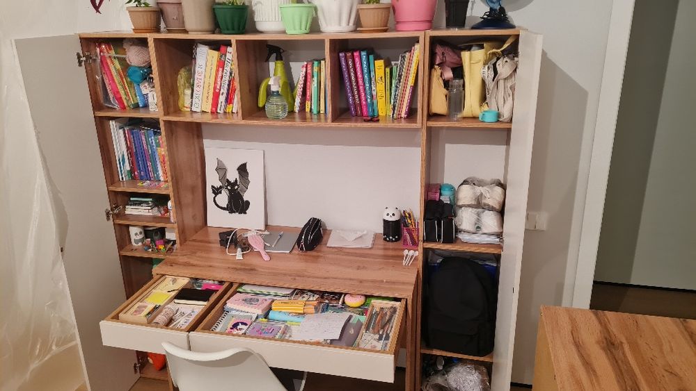 Уголок школьника стол писменный