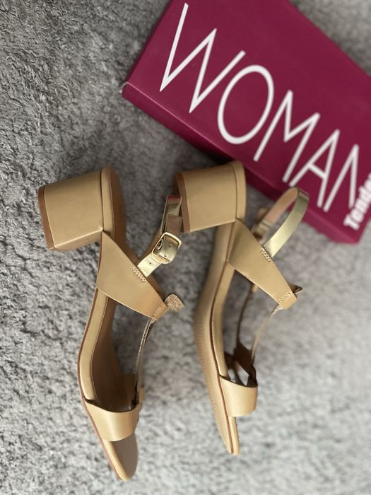 Нови дамски обувки