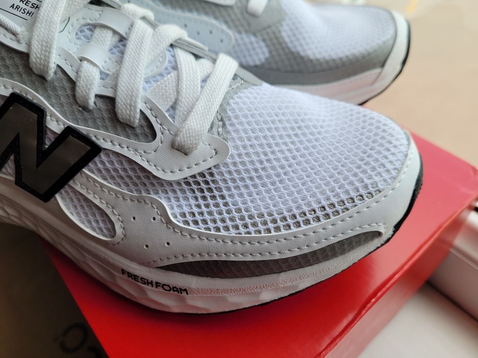 New Balance Arishi v4 Tiralux