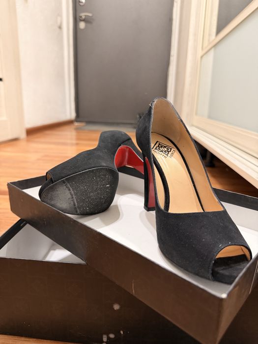 Продам вечерние туфли