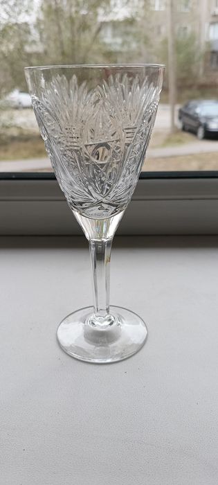 Хрустальные вазы, салатники,кружки...