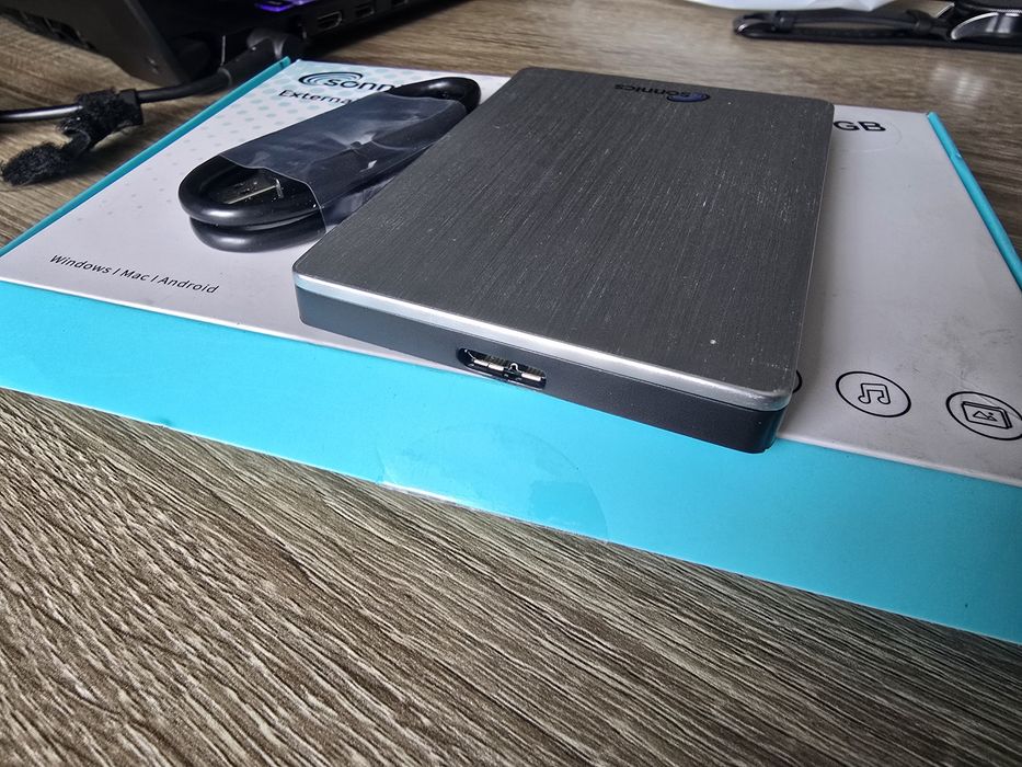 hdd extern sonnics 500gb usb 3.0 nou sigilat