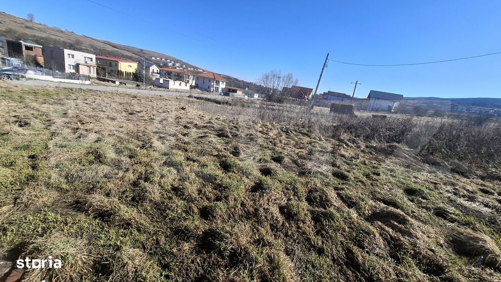 Teren construibil -556 mp situat in Chinteni in  zona de case, front 1