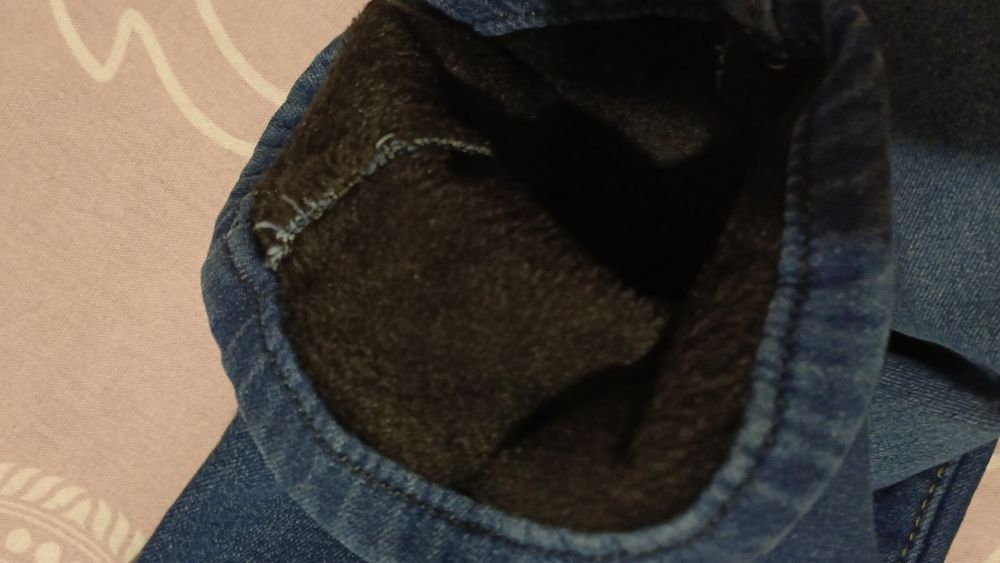 Продам джинсы две пары