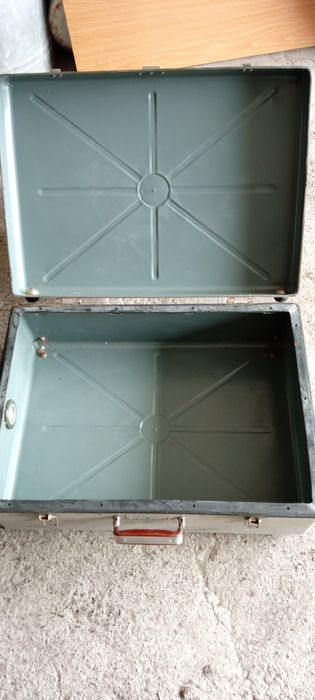 Продам Железный ящик.