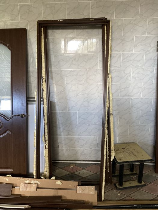 Продам двери шпон с доборной доской