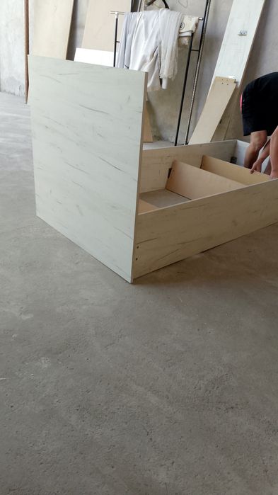 Бир кишилик 2 та кроват