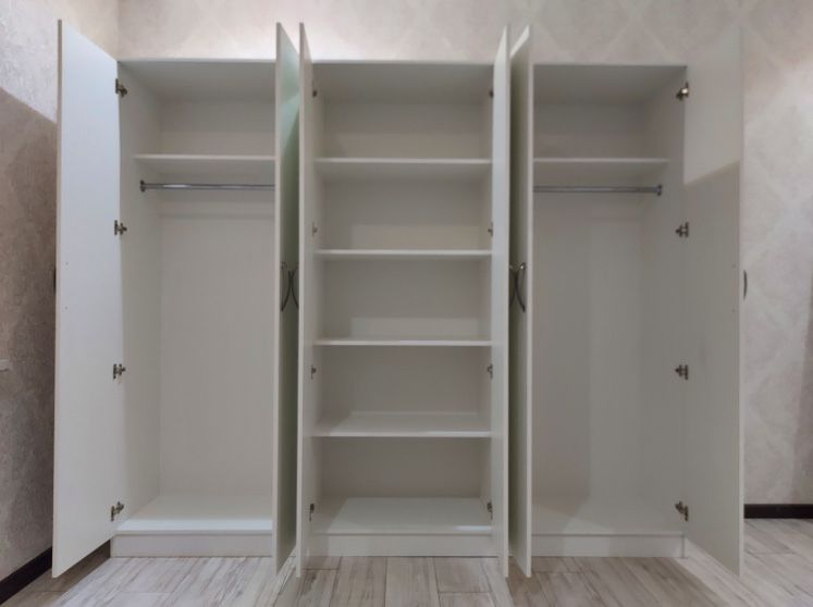 Шкаф для одежда.