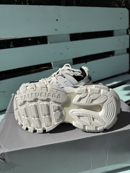 Balenciaga Track alb cu negru