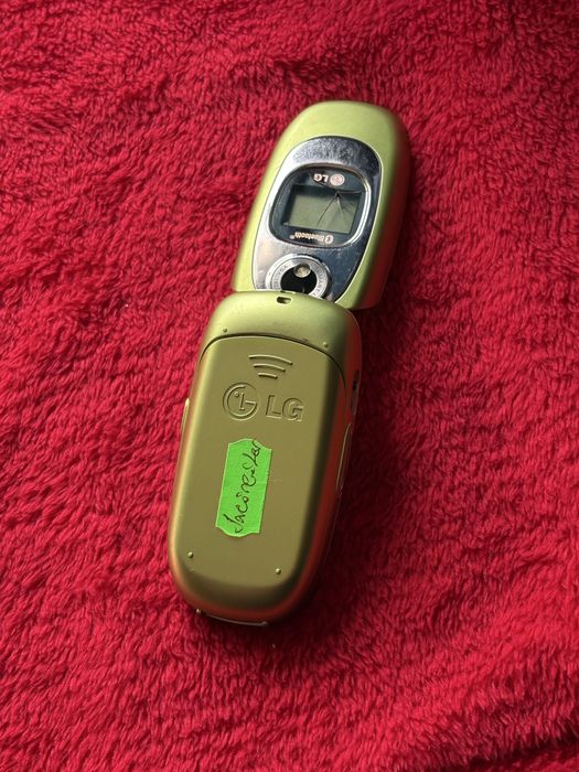 Telefon Lg cu clapeta perfect functional