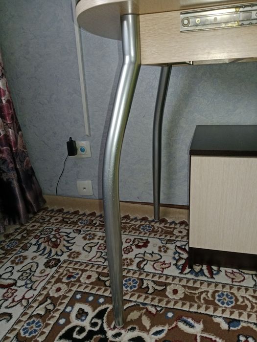 Продам стол в отличном состоянии