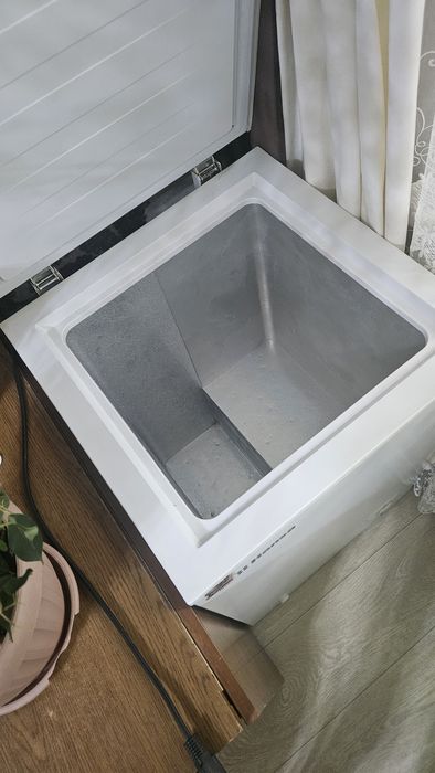 Продам морозильную камеру