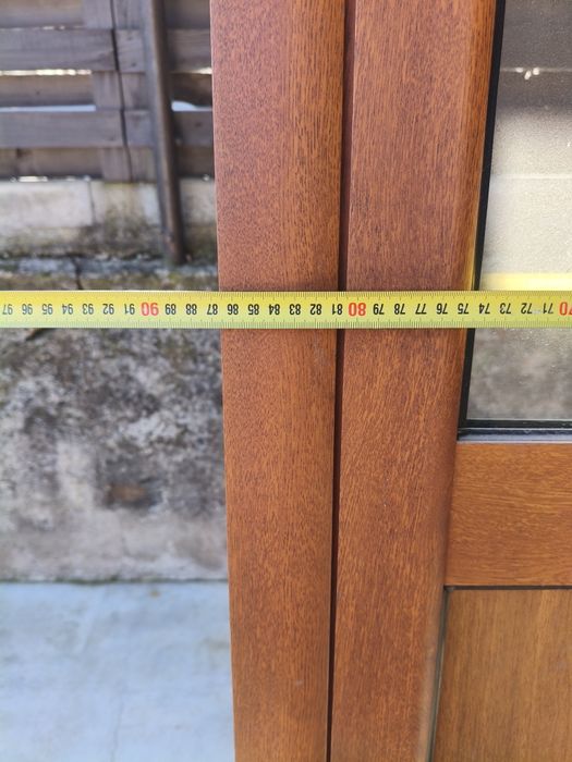 Алуминиева врата златен дъб