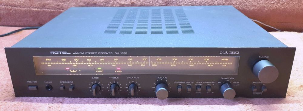 Rotel RX-1000 amplituner