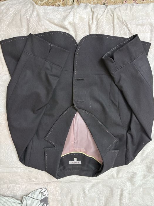 Продам костюм с юбкой