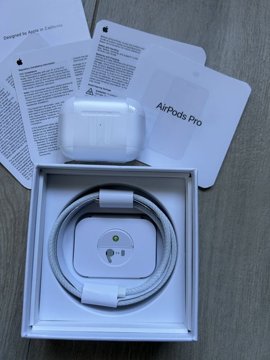 air pods pro 2 noi in cutie