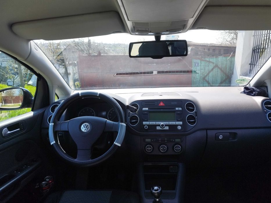 Mașină Golf 5 1.4 benzină