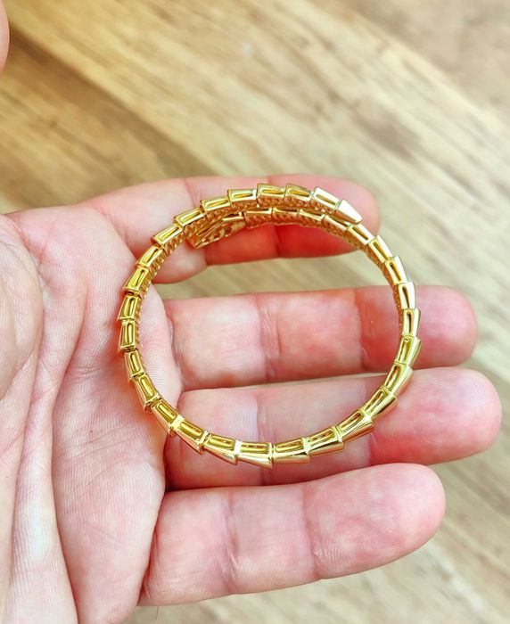 Bvlgari Serpenti гривна, Гъвкава гривна „Змийски роб“ с цирконии