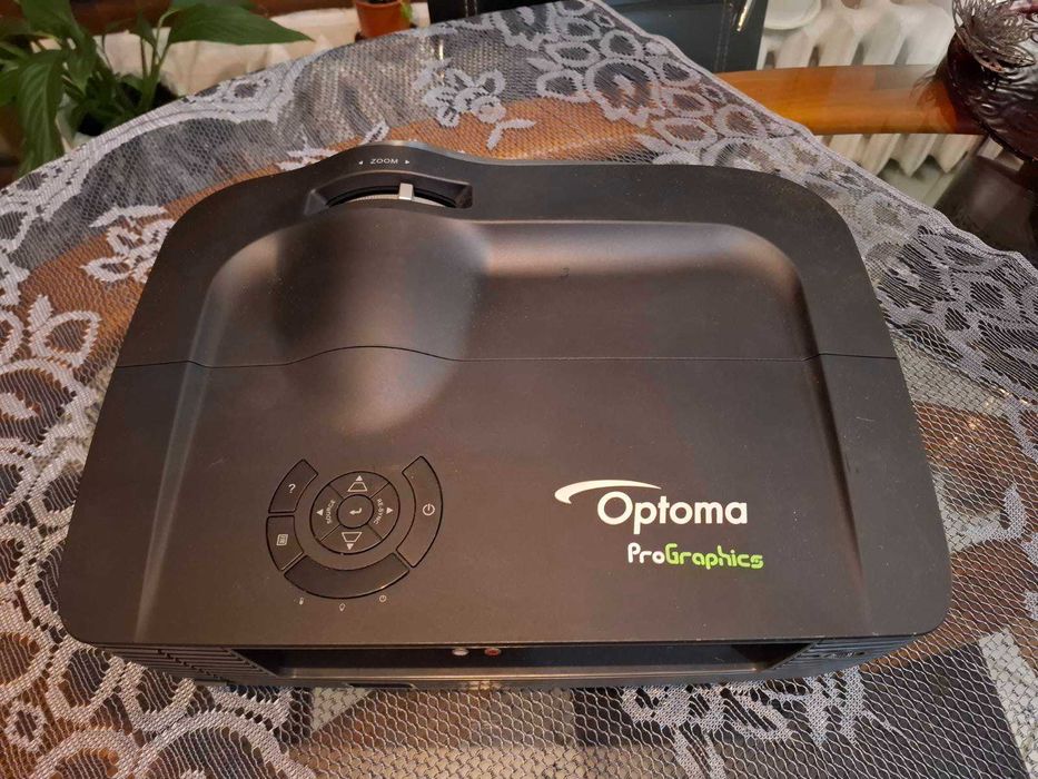 Професионален DLP мултимедиен проектор Optoma ProGraphics