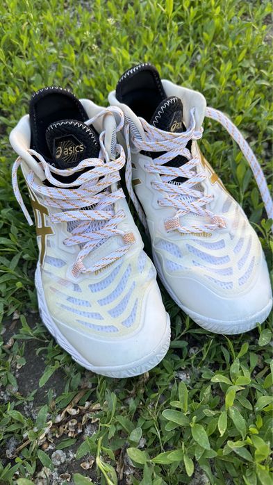 Продам кроссовки