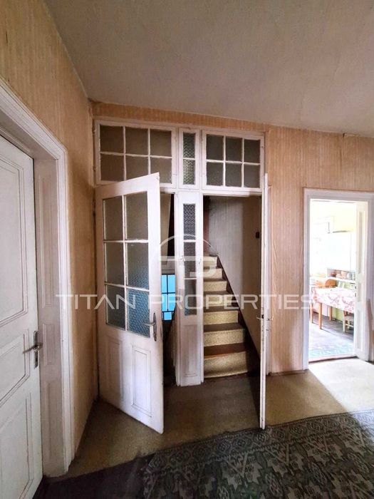 Продава се Етаж от къща в Чепеларе - 248 кв.м за 292 €/кв.м - Снимка #11