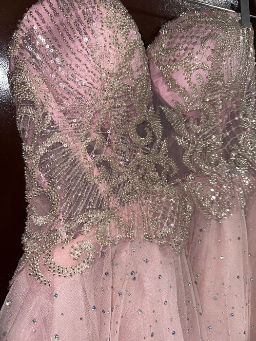 Официална рокля с корсет