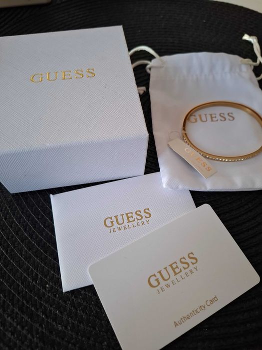 Дамска гривна GUESS