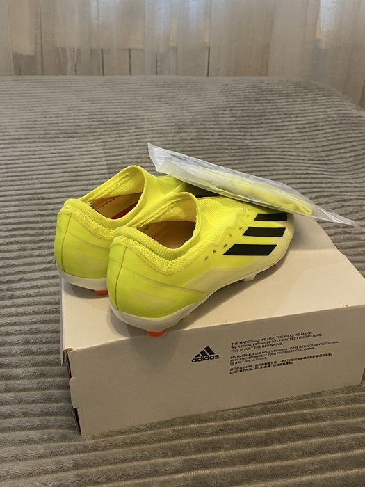 adidas бутонки.